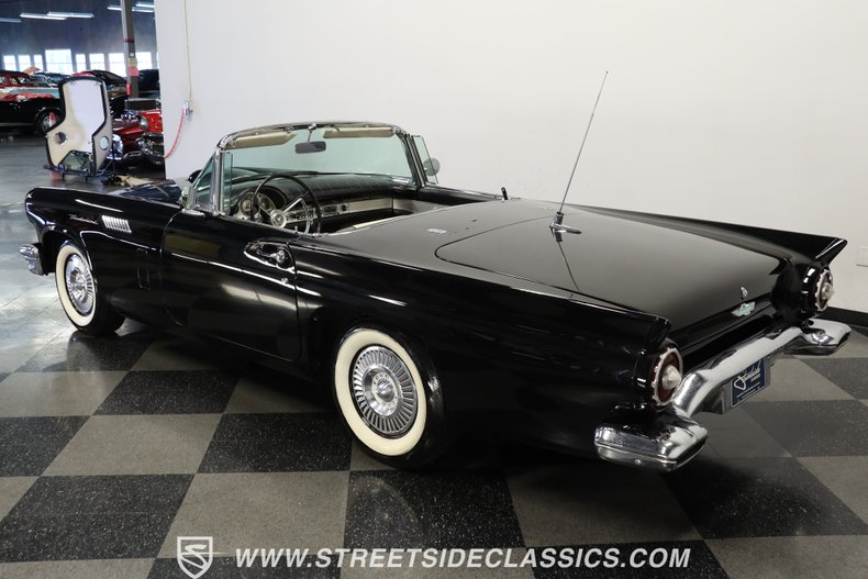 Ford-Thunderbird-1957-Raven-Black-BlackWhite-22