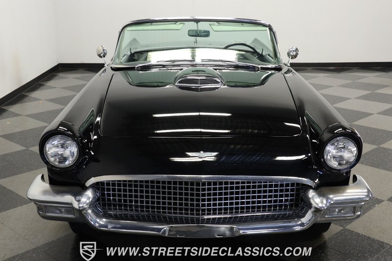Ford-Thunderbird-1957-Raven-Black-BlackWhite-26