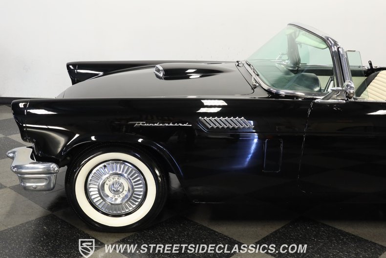 Ford-Thunderbird-1957-Raven-Black-BlackWhite-31