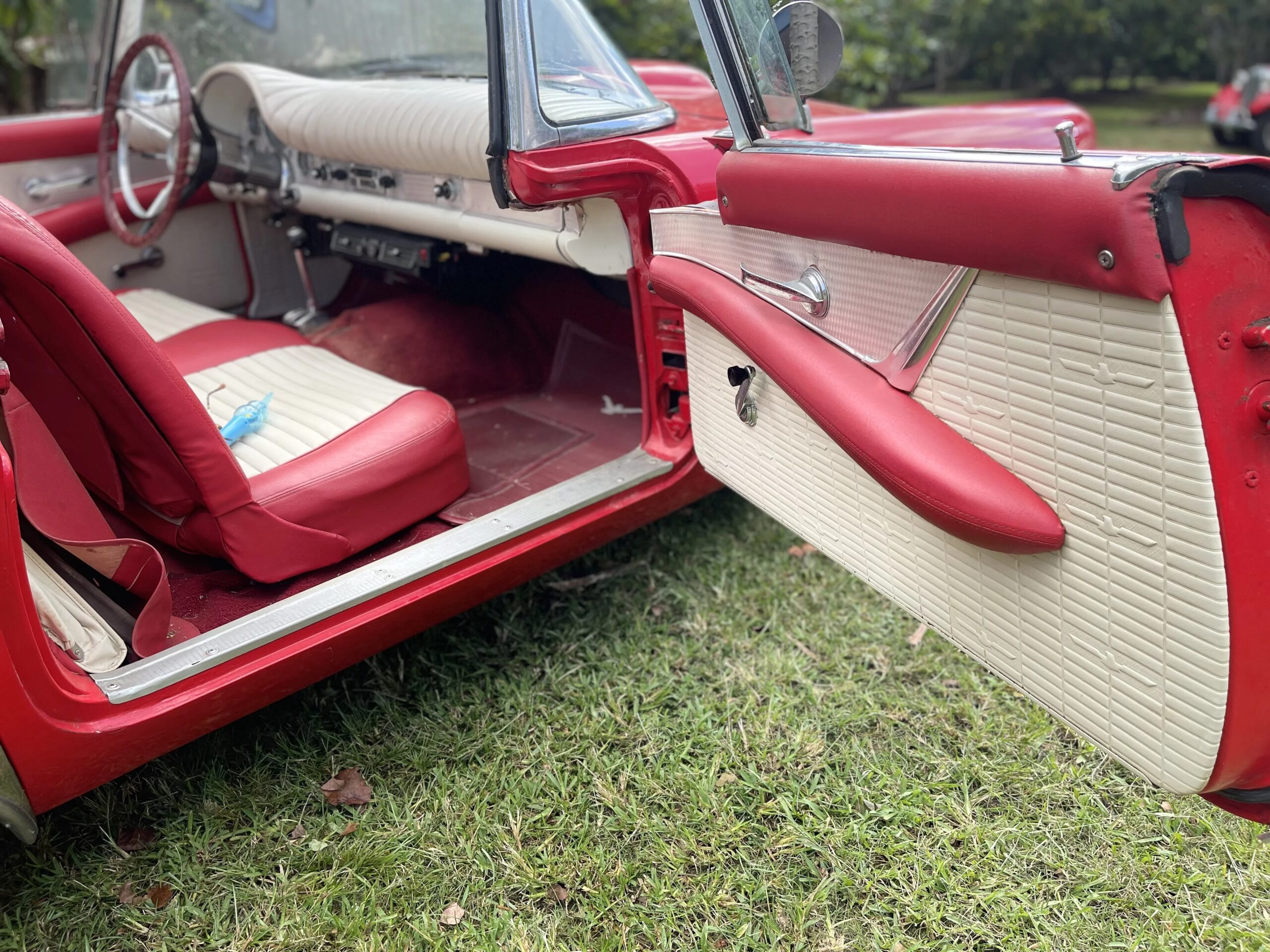 Ford-Thunderbird-1957-Red-White-8