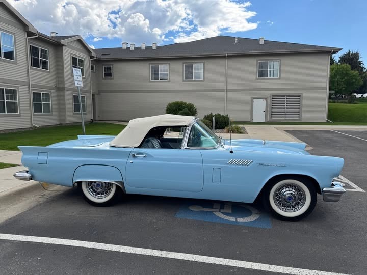 Ford-Thunderbird-1957-hardtopconvertible-19