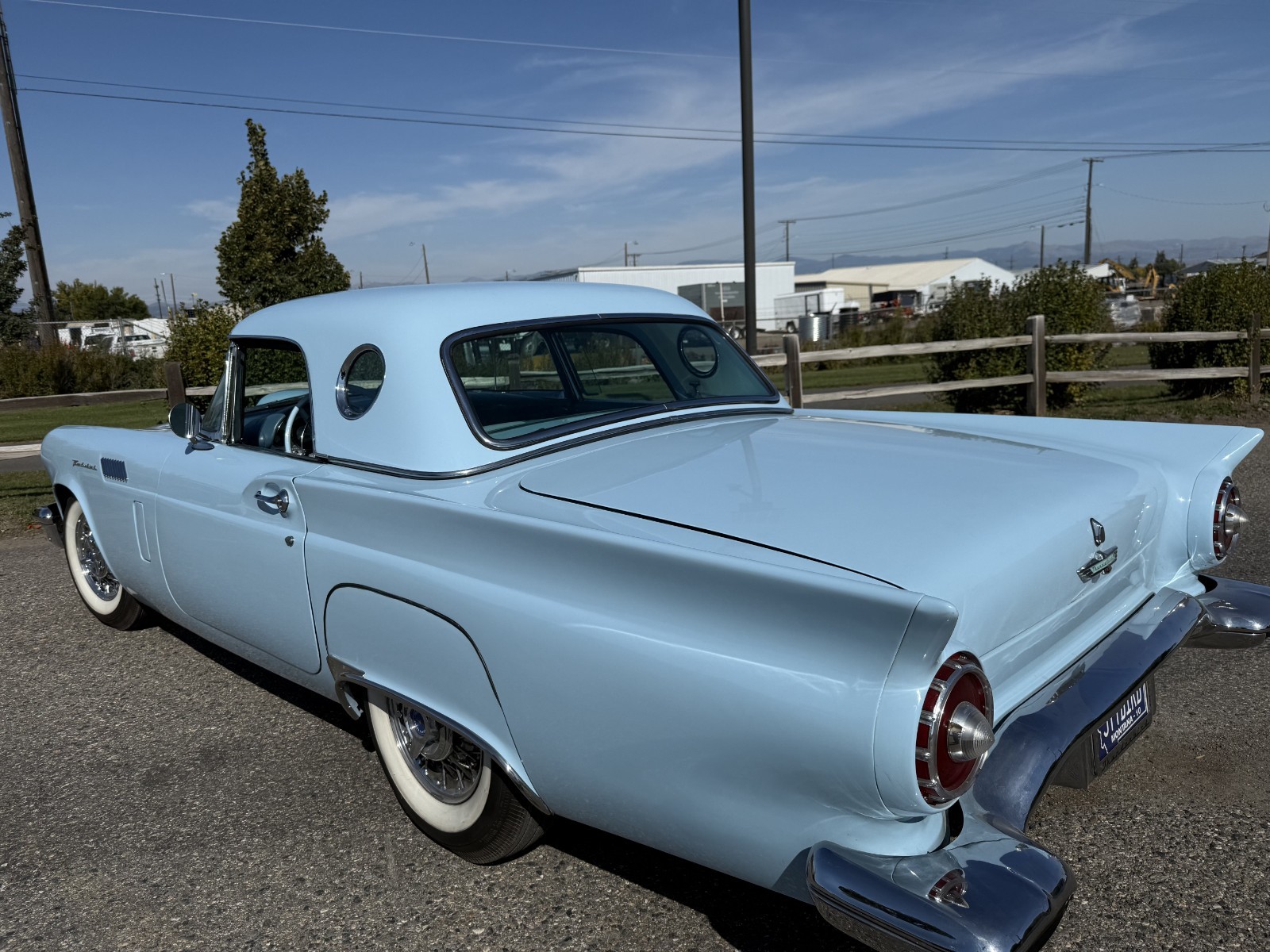Ford-Thunderbird-1957-hardtopconvertible