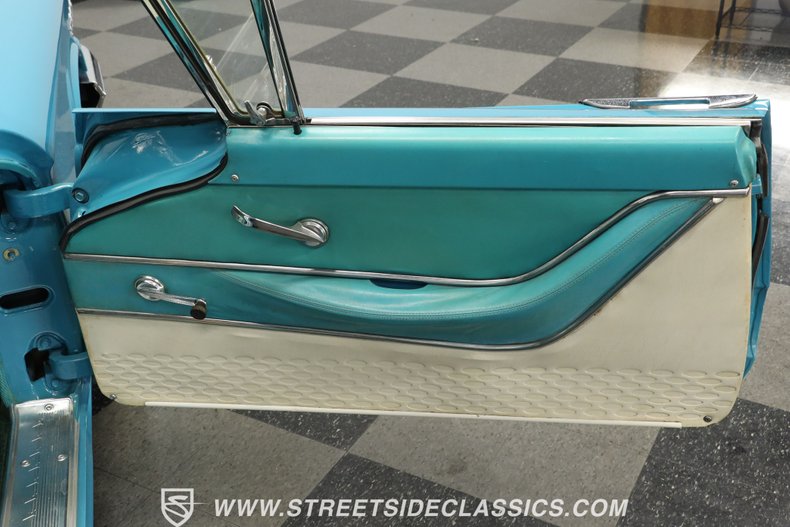 Ford-Thunderbird-1958-Turquoise-Turquoise-43