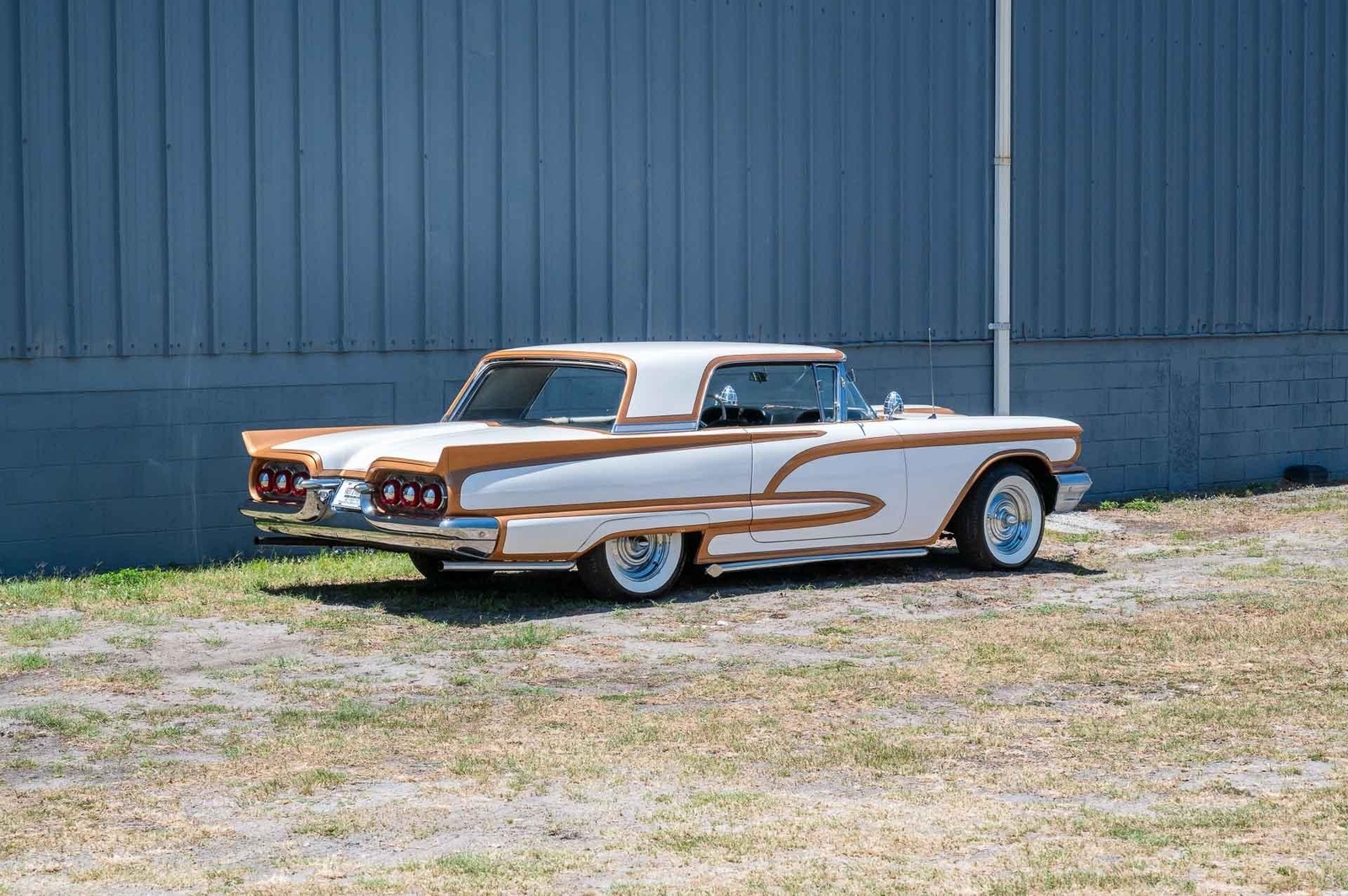 Ford-Thunderbird-1960-2-Door-29