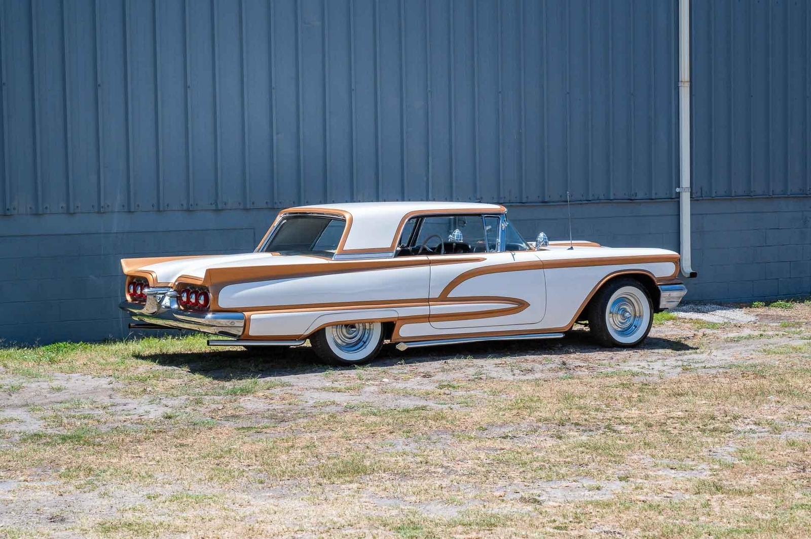 Ford-Thunderbird-1960-2-Door-30