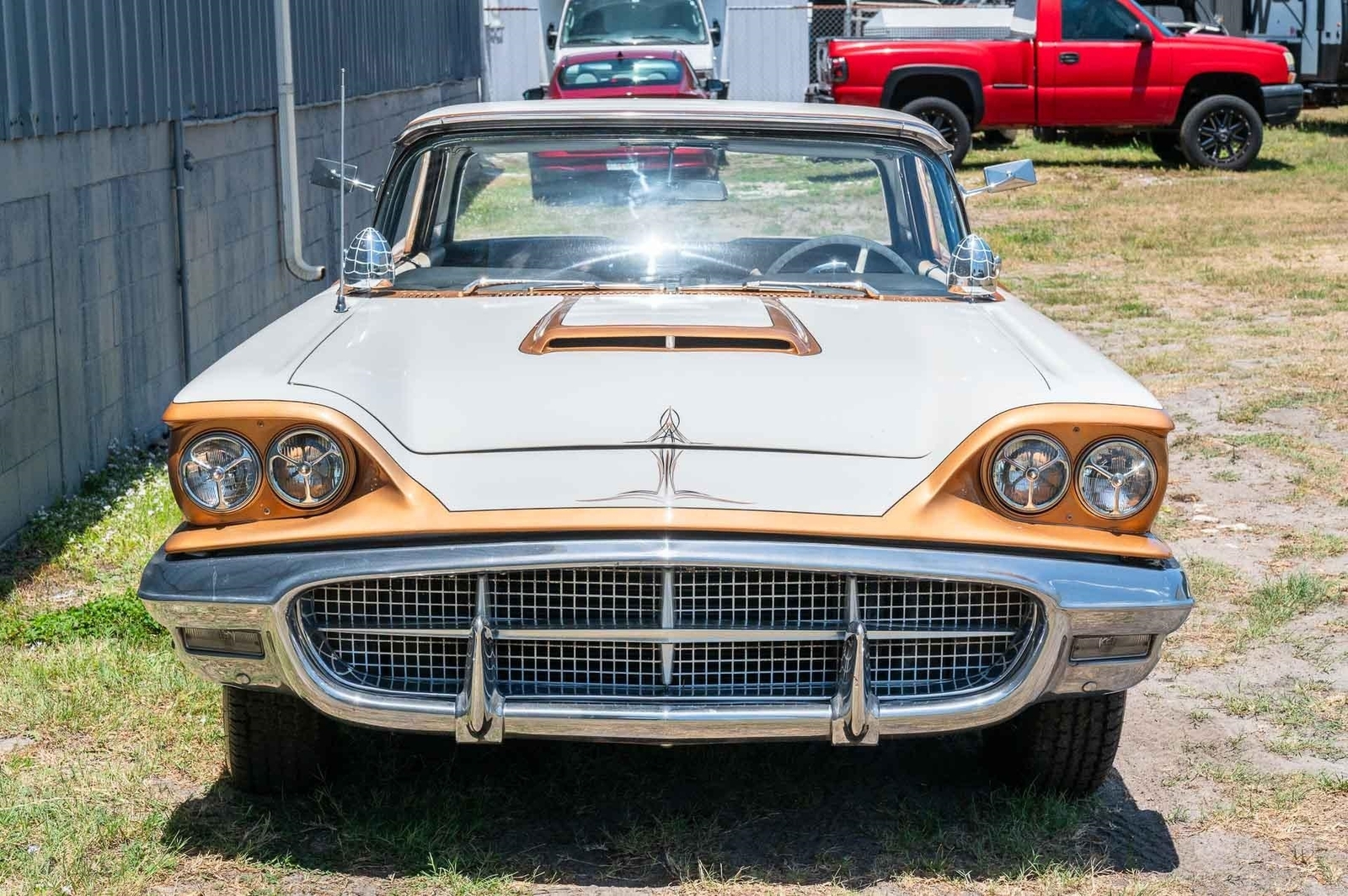 Ford-Thunderbird-1960-2-Door-9