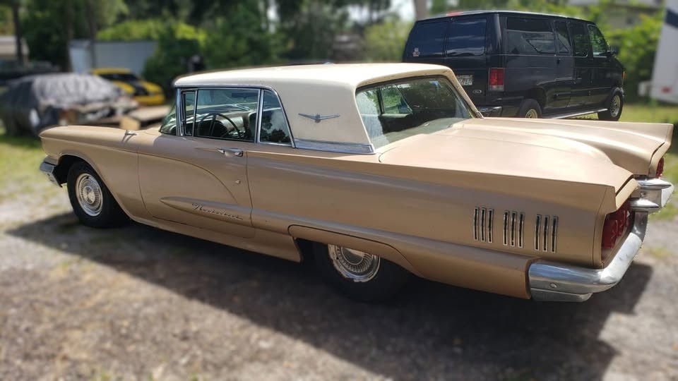 Ford-Thunderbird-1960-Coupe-2