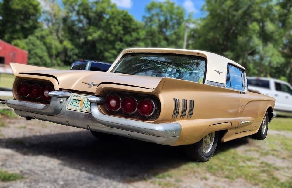 Ford-Thunderbird-1960-Coupe-3