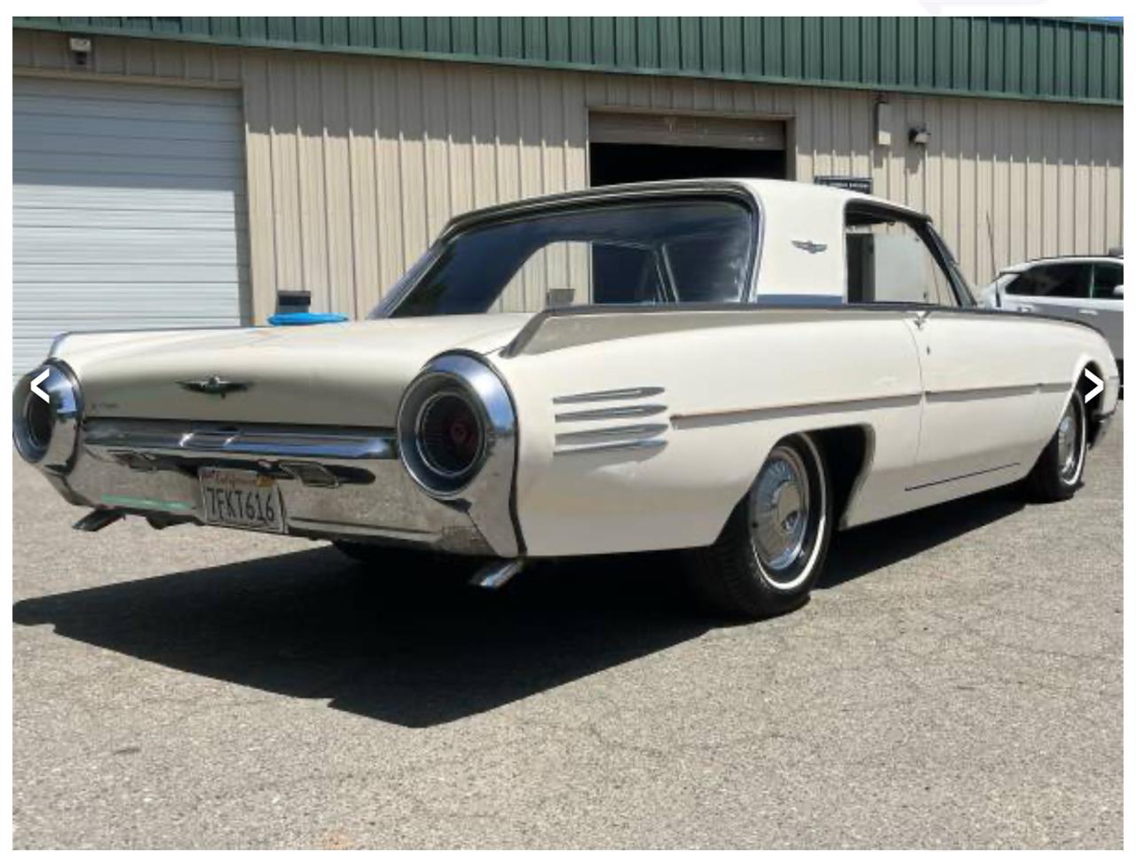 Ford-Thunderbird-1961-White-Black-2