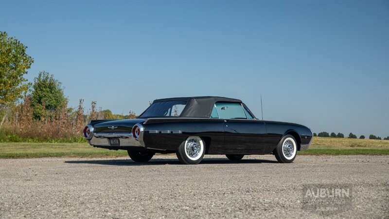 Ford-Thunderbird-1962-11
