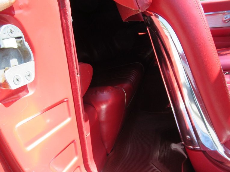 Ford-Thunderbird-1963-Rangoon-Red-Red-13