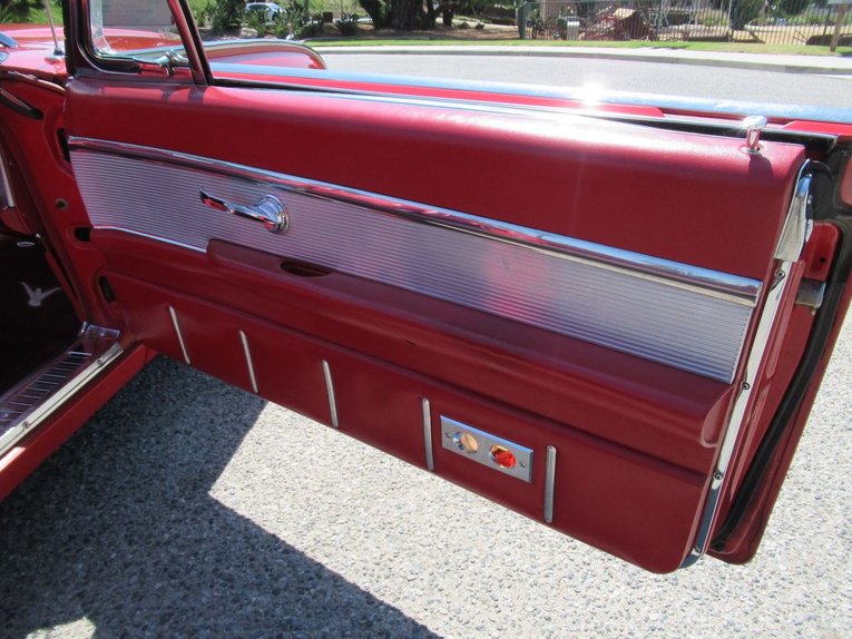 Ford-Thunderbird-1963-Rangoon-Red-Red-17