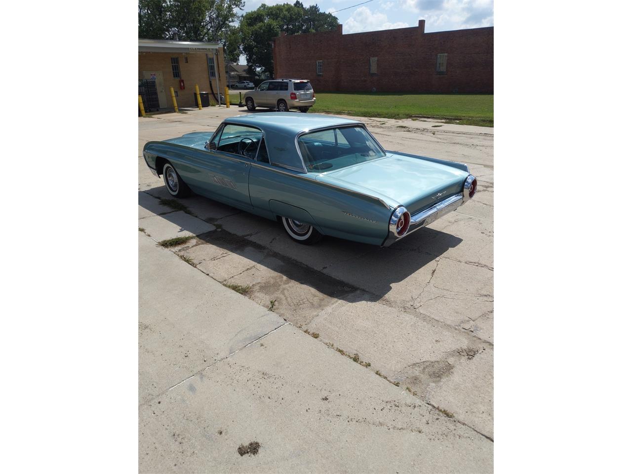 Ford-Thunderbird-1963-patrician-green-med-turquoise-3