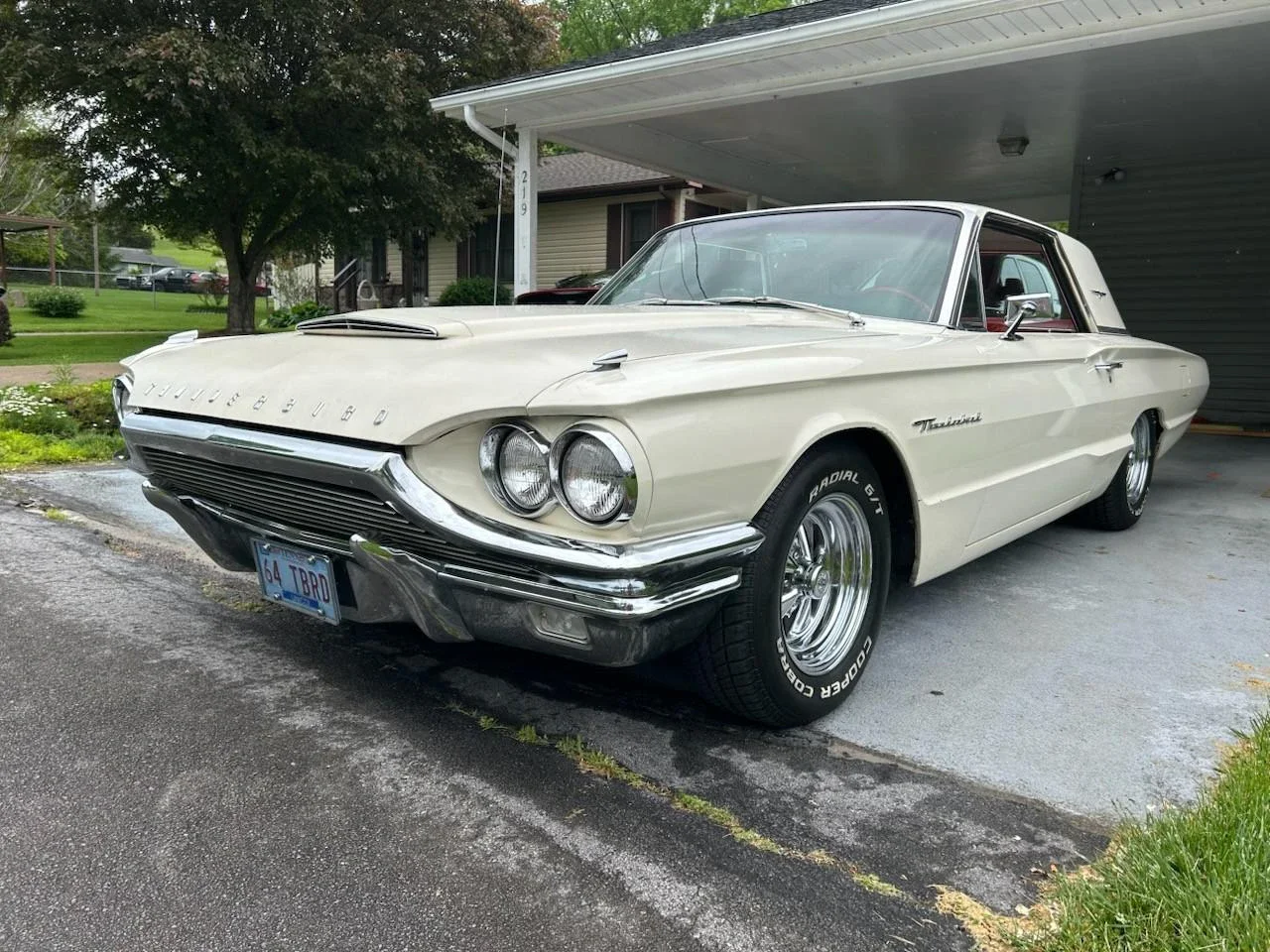 Ford-Thunderbird-1964-Off-White-Red-2