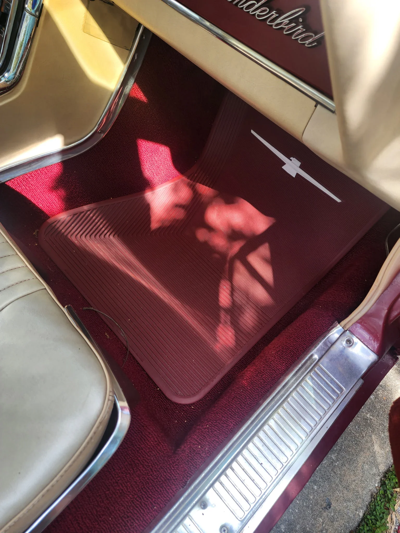 Ford-Thunderbird-1965-Beige-15