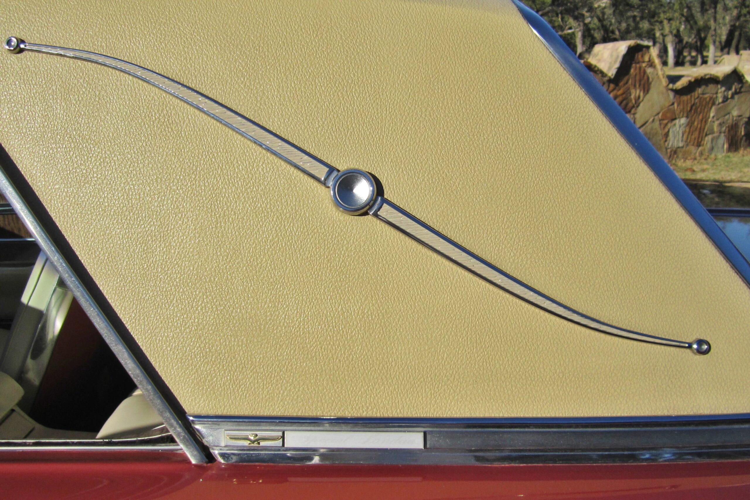 Ford-Thunderbird-1965-Other-White-11