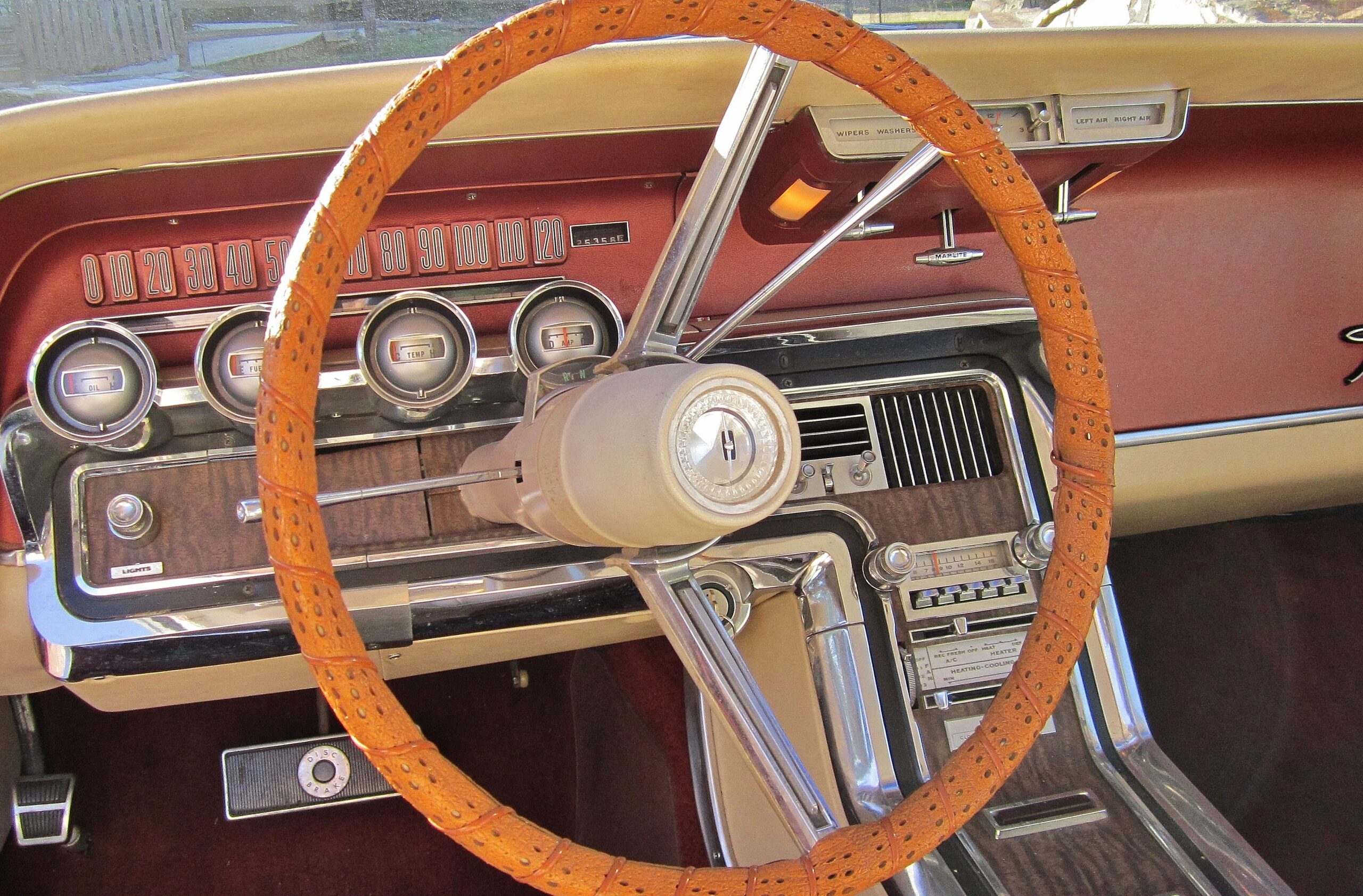 Ford-Thunderbird-1965-Other-White-14