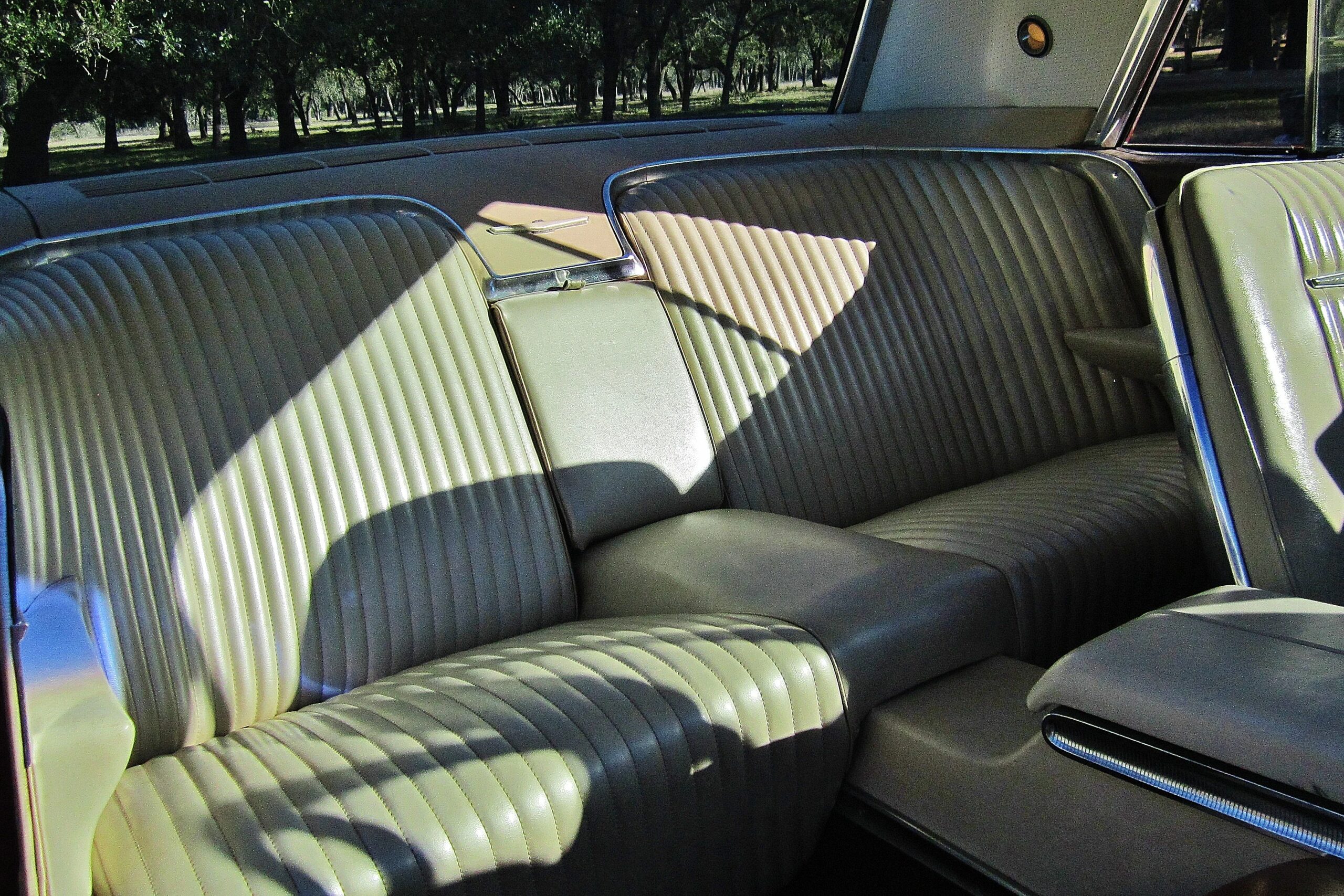 Ford-Thunderbird-1965-Other-White-21