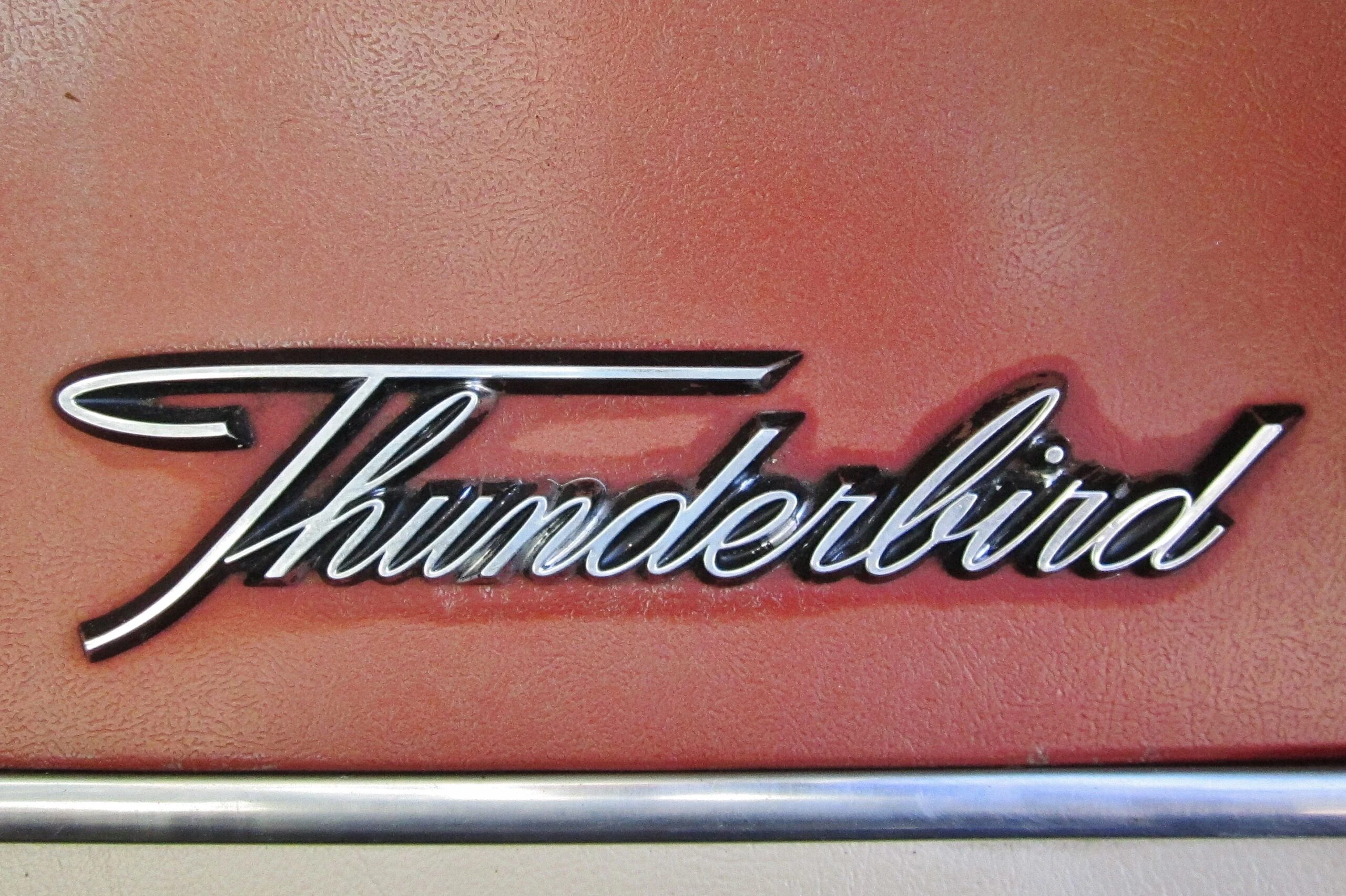 Ford-Thunderbird-1965-Other-White-3