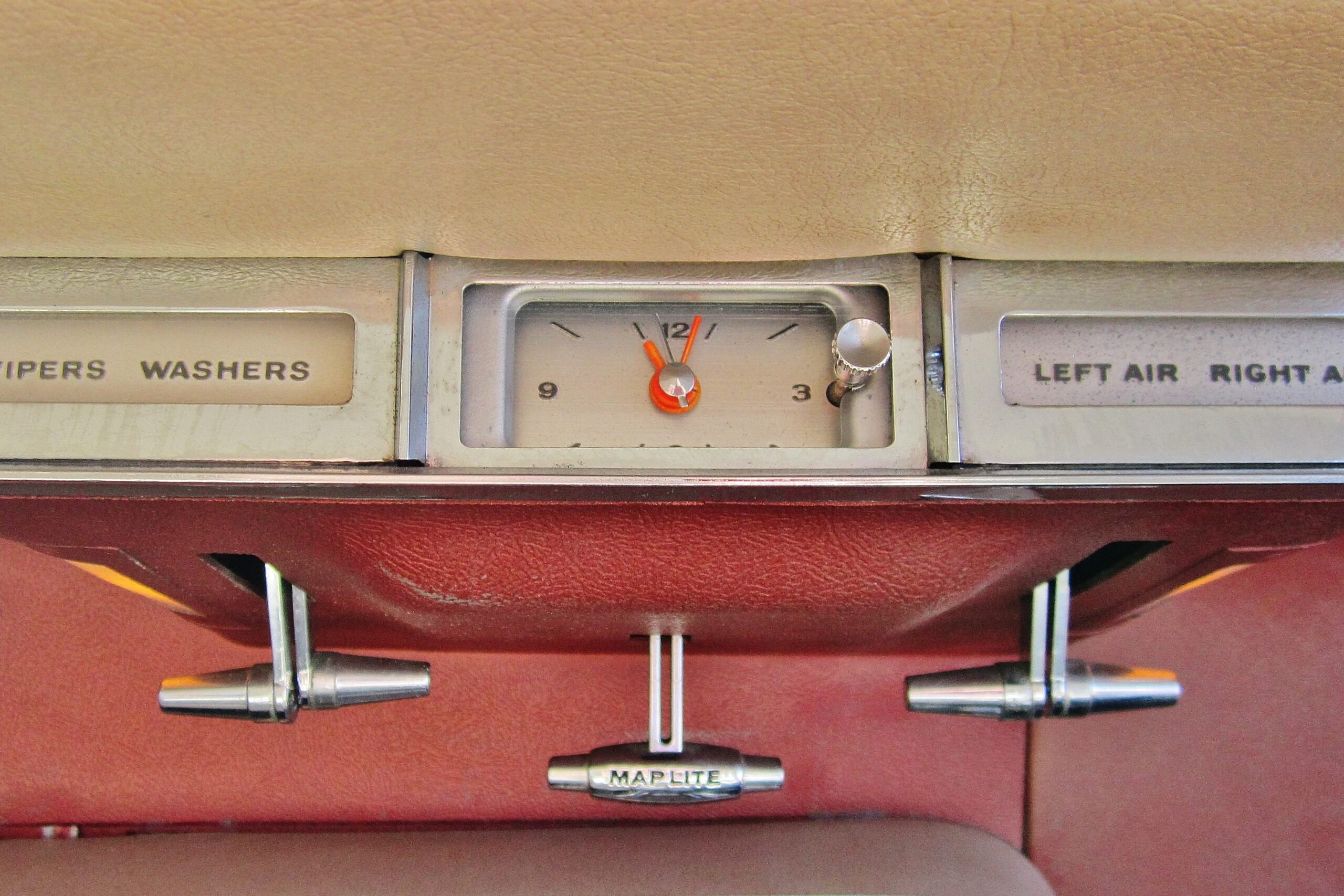 Ford-Thunderbird-1965-Other-White-5