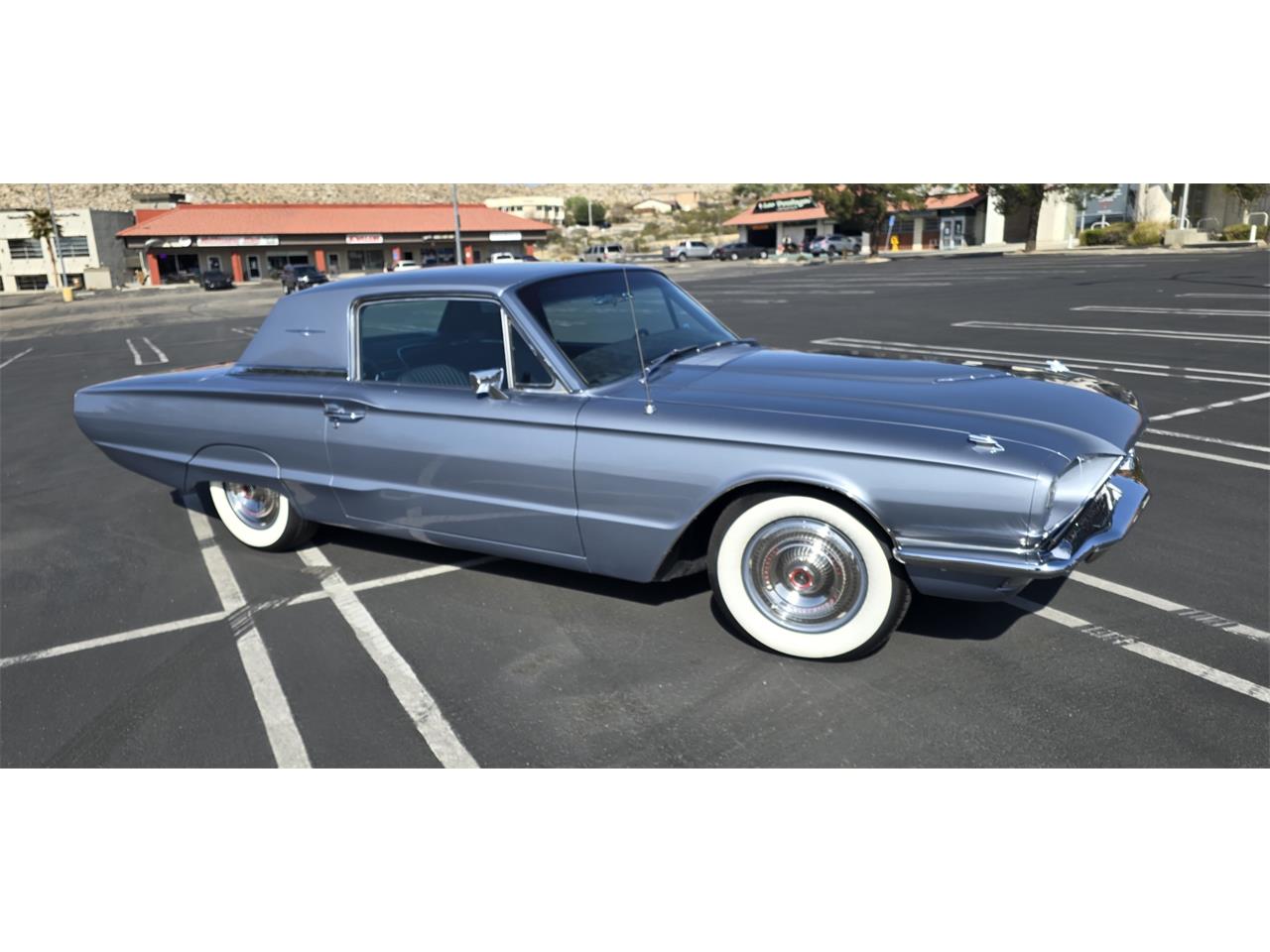Ford-Thunderbird-1966-Chroma-Blue-Black-1