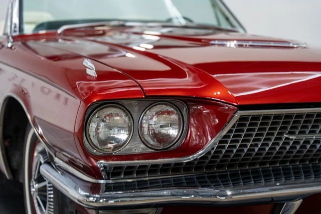 Ford-Thunderbird-1966-Convertible-33