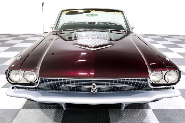 Ford-Thunderbird-1966-Maroon-BLACK-1