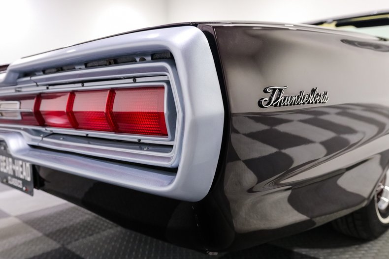 Ford-Thunderbird-1966-Maroon-BLACK-13
