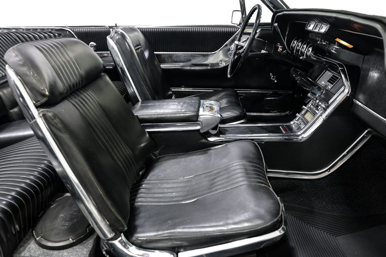 Ford-Thunderbird-1966-Maroon-BLACK-25