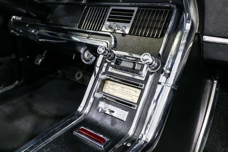 Ford-Thunderbird-1966-Maroon-BLACK-28