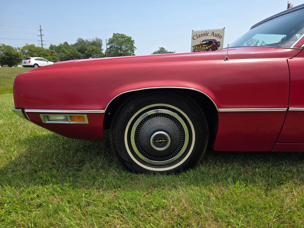 Ford-Thunderbird-1971-13