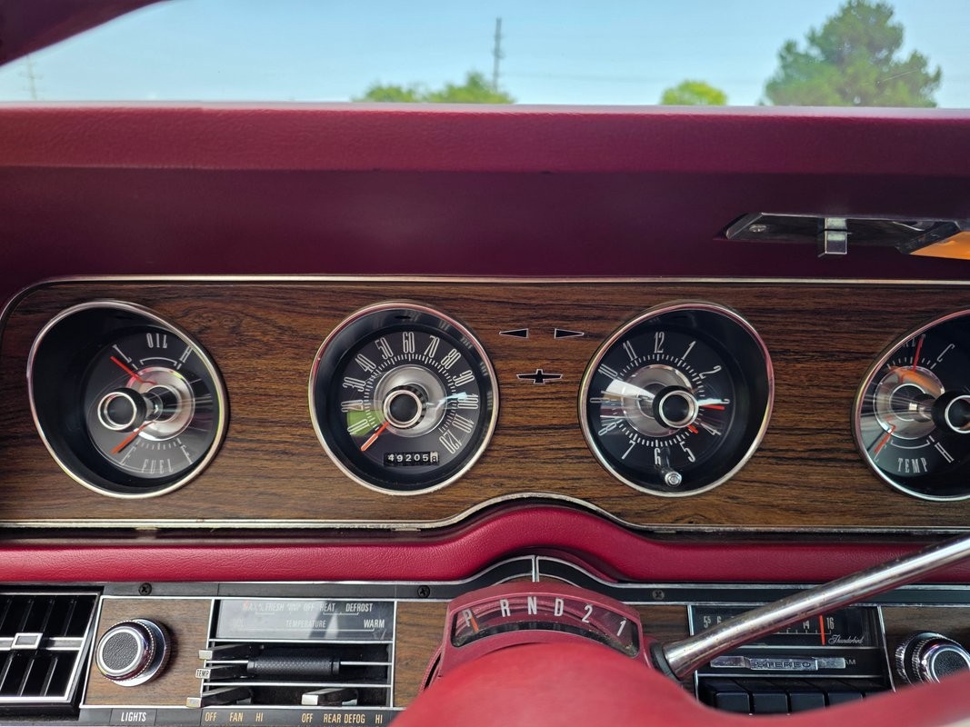 Ford-Thunderbird-1971-33