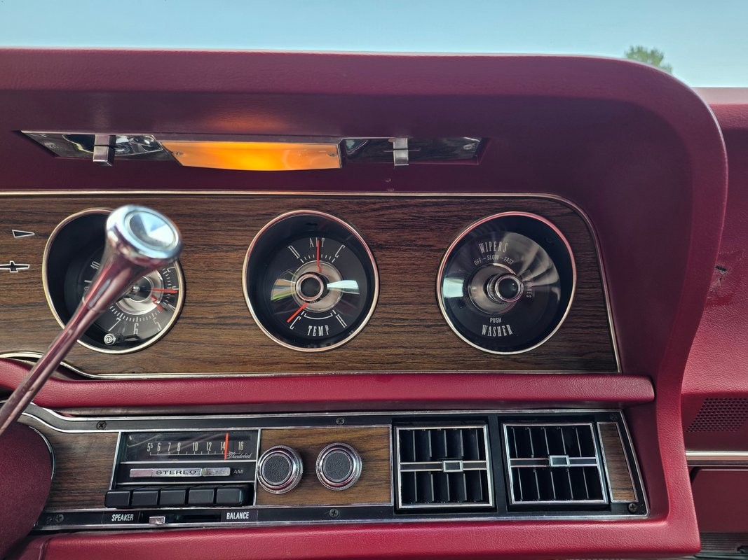 Ford-Thunderbird-1971-34