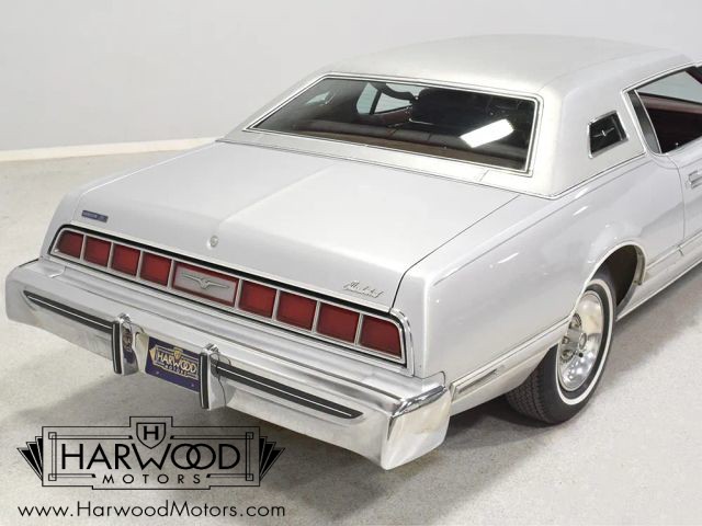 Ford-Thunderbird-1976-Coupe-11