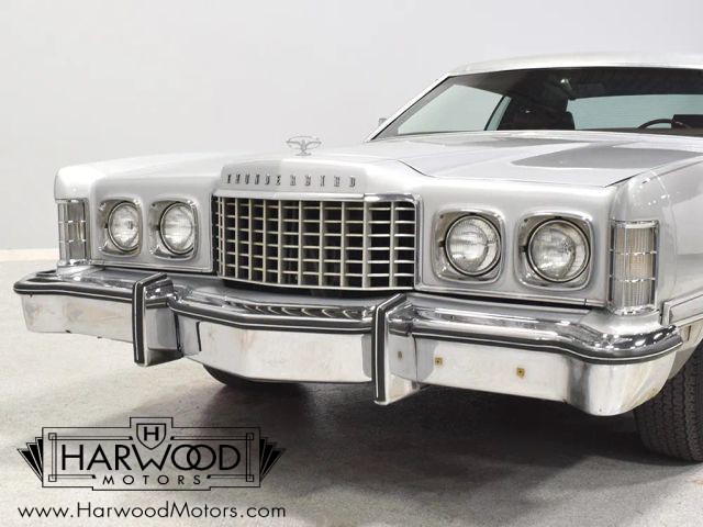 Ford-Thunderbird-1976-Coupe-13