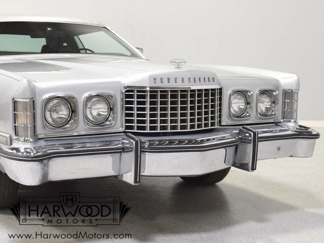 Ford-Thunderbird-1976-Coupe-14