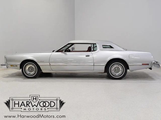 Ford-Thunderbird-1976-Coupe-2