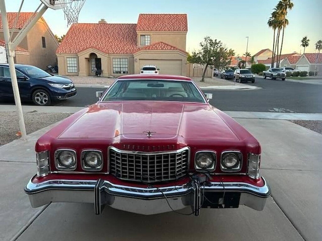Ford-Thunderbird-1976-Coupe-2