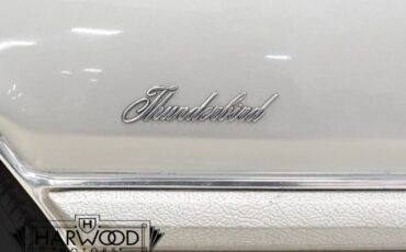 Ford-Thunderbird-1976-Coupe-20