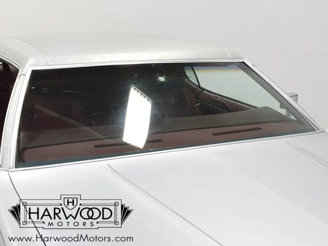 Ford-Thunderbird-1976-Coupe-25