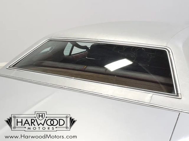 Ford-Thunderbird-1976-Coupe-28