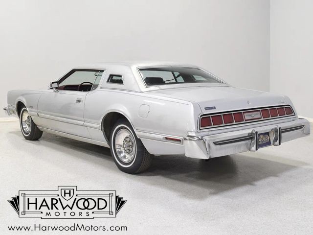 Ford-Thunderbird-1976-Coupe-3
