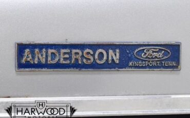 Ford-Thunderbird-1976-Coupe-33