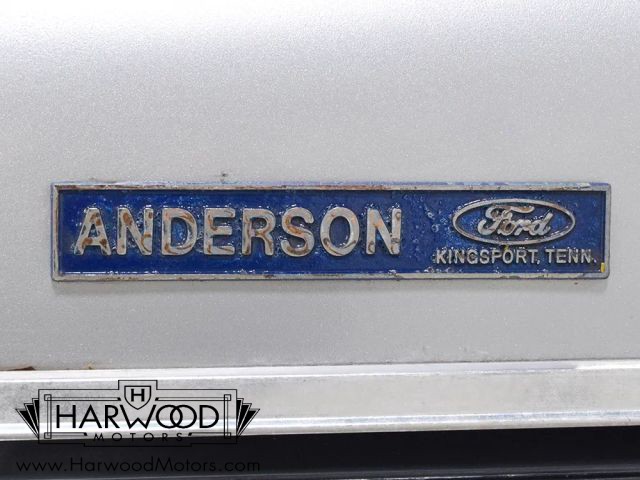 Ford-Thunderbird-1976-Coupe-33