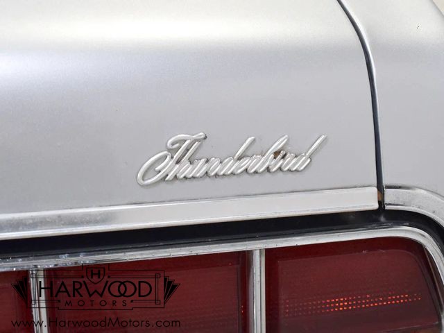Ford-Thunderbird-1976-Coupe-34