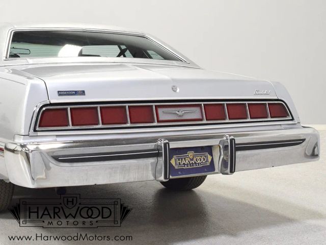 Ford-Thunderbird-1976-Coupe-36