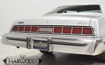 Ford-Thunderbird-1976-Coupe-37