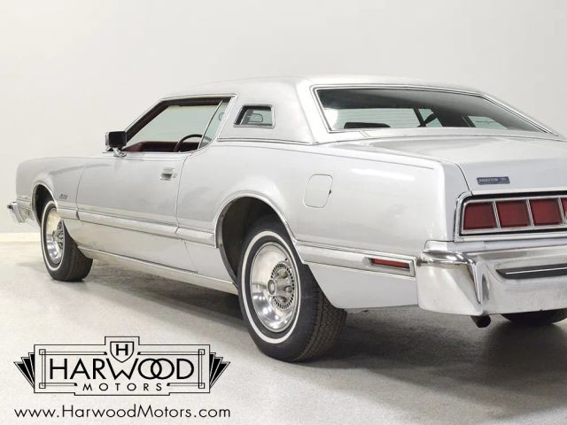 Ford-Thunderbird-1976-Coupe-39