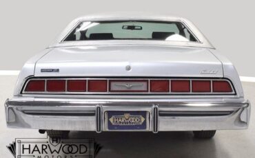 Ford-Thunderbird-1976-Coupe-4