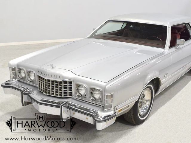 Ford-Thunderbird-1976-Coupe-9